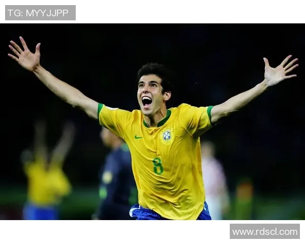 16号足球明星图揭示了他背后的故事与辉煌成就的精彩瞬间