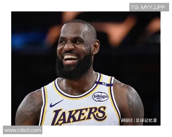 足球场上的黑色闪耀明星他们如何改变了这项运动的历史与未来