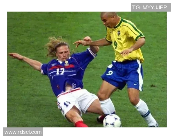 巴西队历年足球明星的辉煌历程与传奇故事回顾