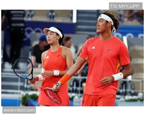 深圳网球队的灵活性揭秘:网球巨献背后的训练与策略探索 深圳网球队的灵活性揭秘:网球巨献背后的训练与策略探索